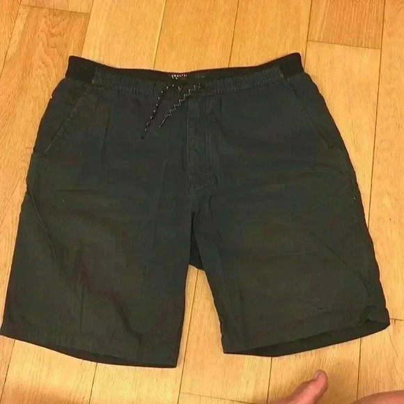 Black mountain hardware shorts - Picture 1 of 4